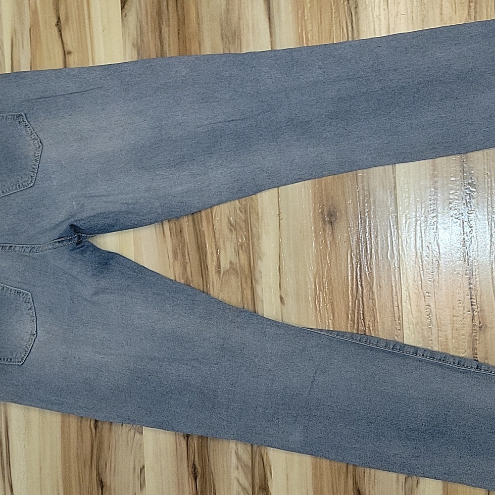 Distressed Holey Jeans - Picture 8 of 11